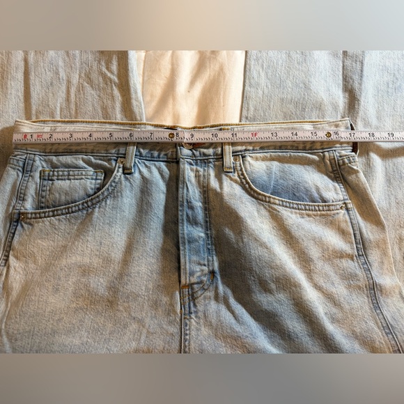 Veronica Beard Taylor Relaxed Wide Leg Jeans High Rise Light Wash Frayed Hem 31 - Picture 6 of 14